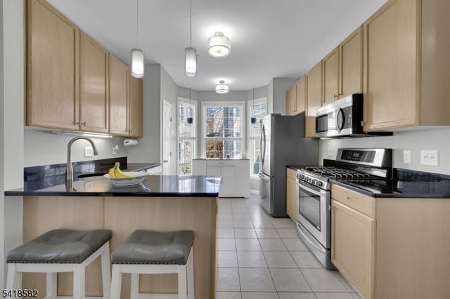 140 Arrowgate Dr, Randolph Twp., NJ 07869