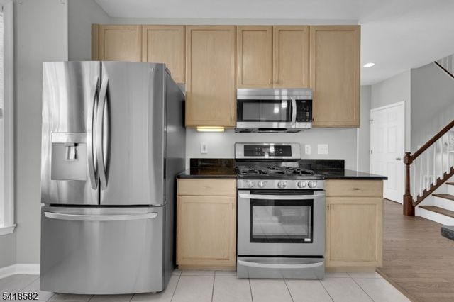 140 Arrowgate Dr, Randolph Twp., NJ 07869