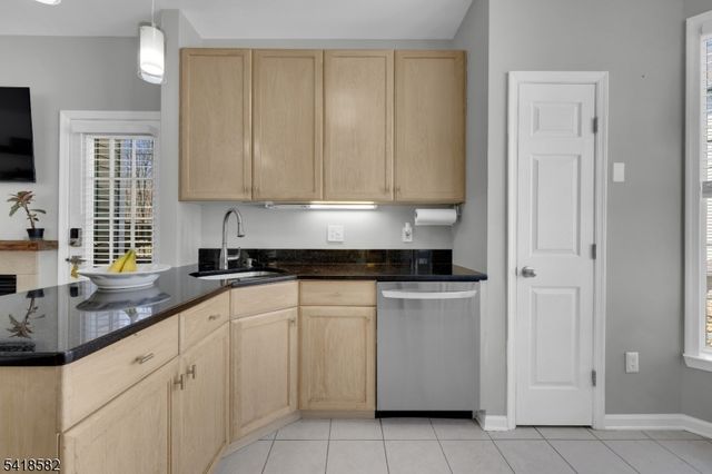 140 Arrowgate Dr, Randolph Twp., NJ 07869