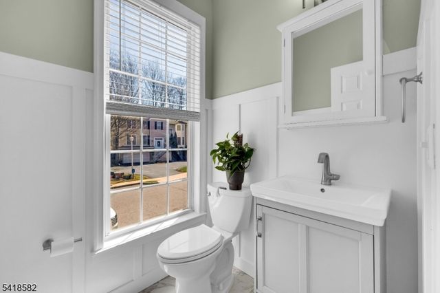 140 Arrowgate Dr, Randolph Twp., NJ 07869