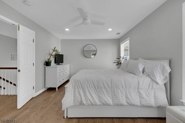 140 Arrowgate Dr, Randolph Twp., NJ 07869