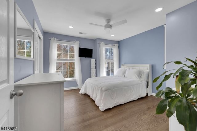 140 Arrowgate Dr, Randolph Twp., NJ 07869