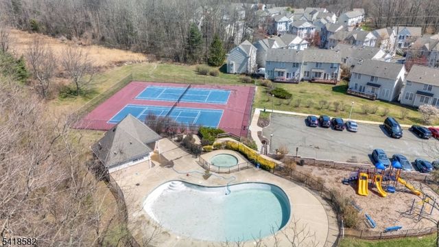 140 Arrowgate Dr, Randolph Twp., NJ 07869