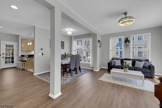 140 Arrowgate Dr, Randolph Twp., NJ 07869