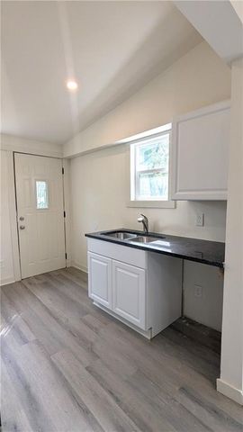4015 Myrtle Avenue, Kansas City, MO 64130