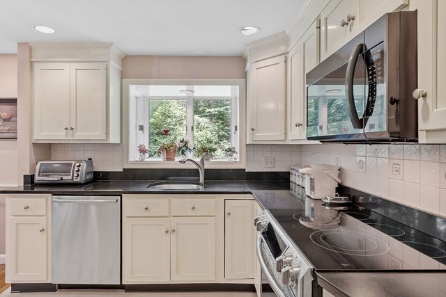 26 Acton Rd, Westford, MA 01886