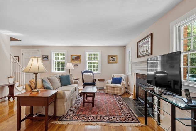 26 Acton Rd, Westford, MA 01886