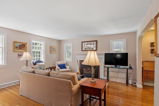26 Acton Rd, Westford, MA 01886