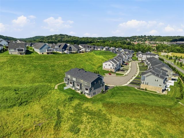 600 Spruce Lane, Canonsburg, PA 15317