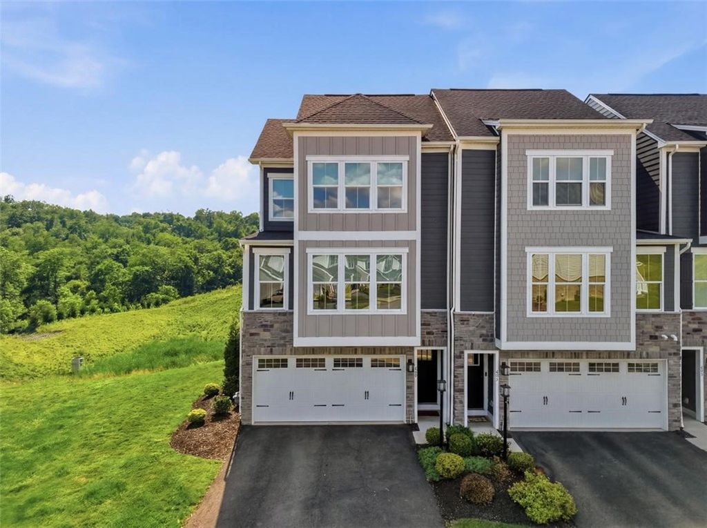 600 Spruce Lane, Canonsburg, PA 15317