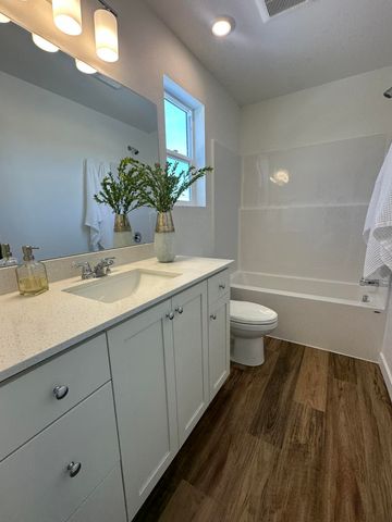 554 NE Mitchell Street 172, Madras, OR 97741