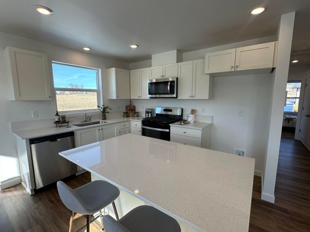 554 NE Mitchell Street 172, Madras, OR 97741