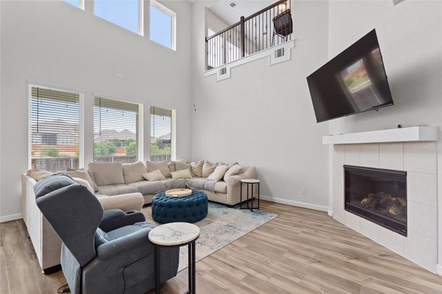 130 Wild Pecan LOOP, Buda, TX 78610