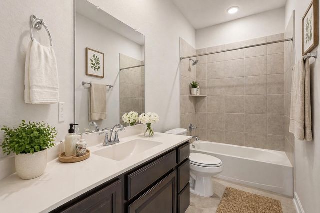 130 Wild Pecan LOOP, Buda, TX 78610