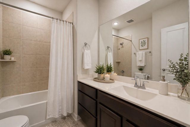 130 Wild Pecan LOOP, Buda, TX 78610