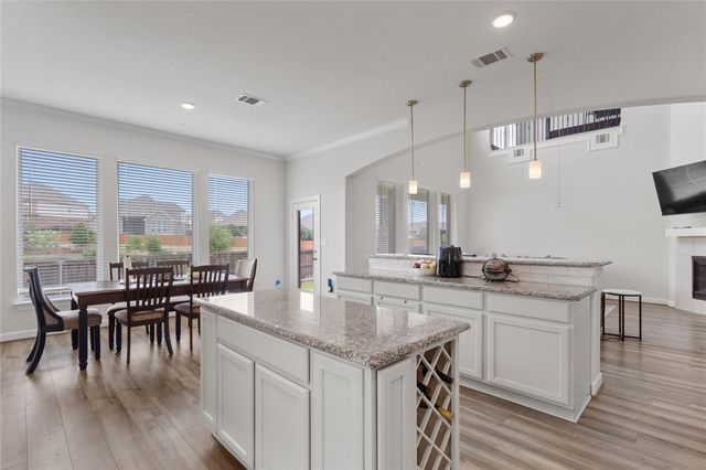 130 Wild Pecan LOOP, Buda, TX 78610