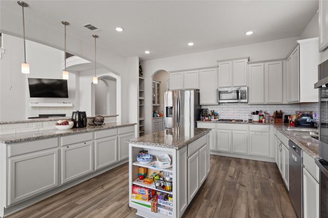 130 Wild Pecan LOOP, Buda, TX 78610