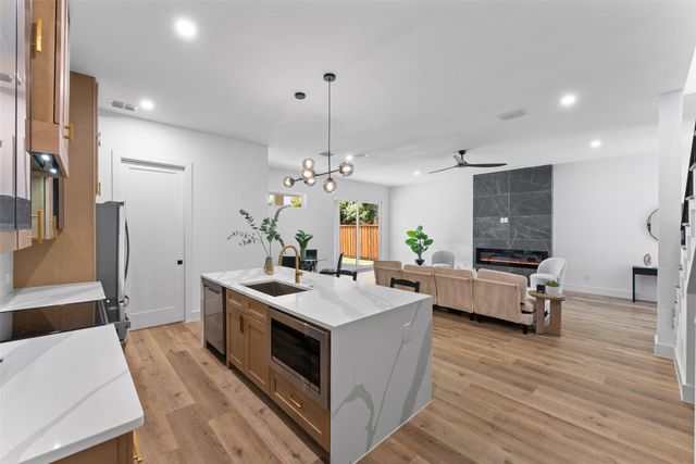 2828 Rochester Street, Dallas, TX 75215