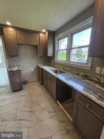 132 DEVONSHIRE RD, Wilmington, DE 19803