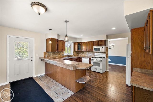 3219 Newark Road, Attica Twp, MI 48412