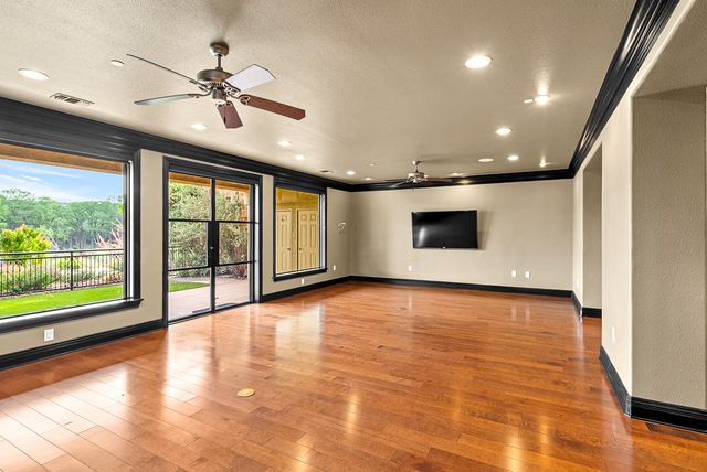 521 Guadalupe St, Kerrville, TX 78028