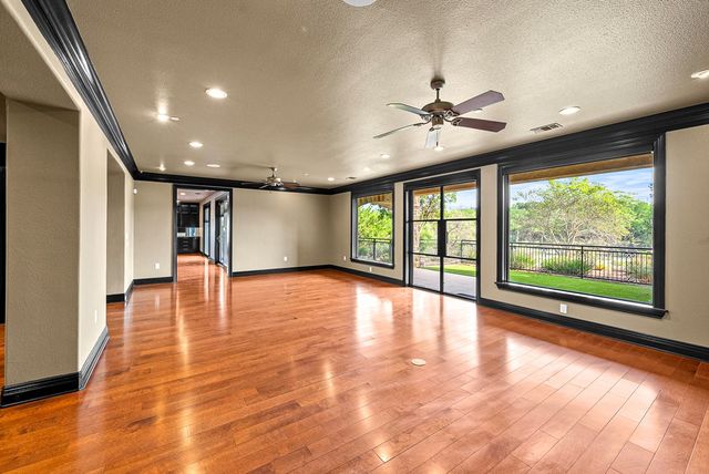 521 Guadalupe St, Kerrville, TX 78028