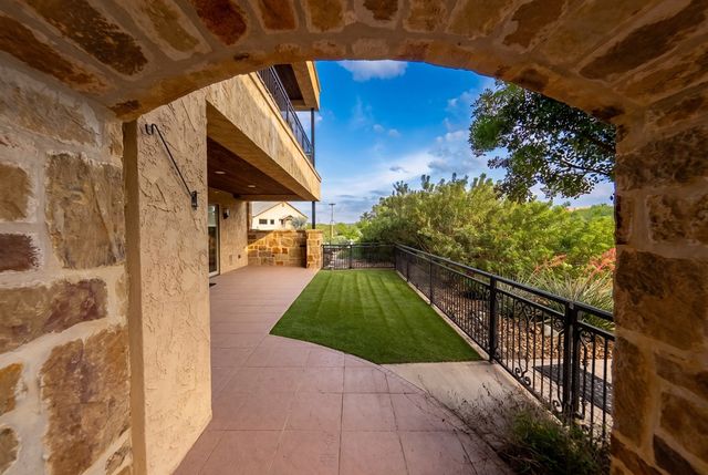 521 Guadalupe St, Kerrville, TX 78028