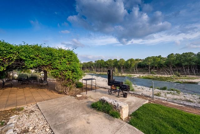 521 Guadalupe St, Kerrville, TX 78028