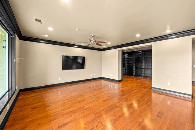 521 Guadalupe St, Kerrville, TX 78028