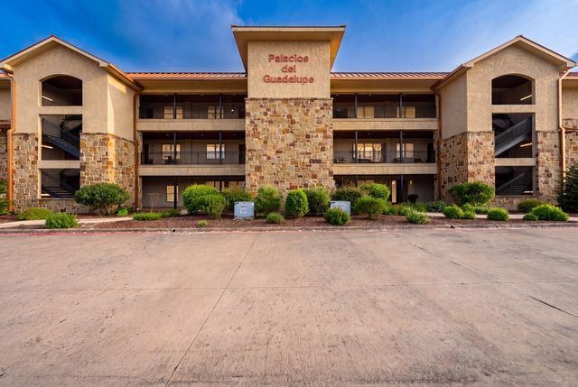 521 Guadalupe St, Kerrville, TX 78028