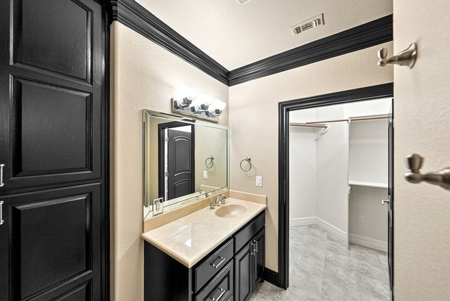 521 Guadalupe St, Kerrville, TX 78028