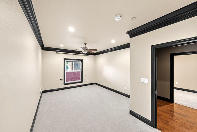 521 Guadalupe St, Kerrville, TX 78028