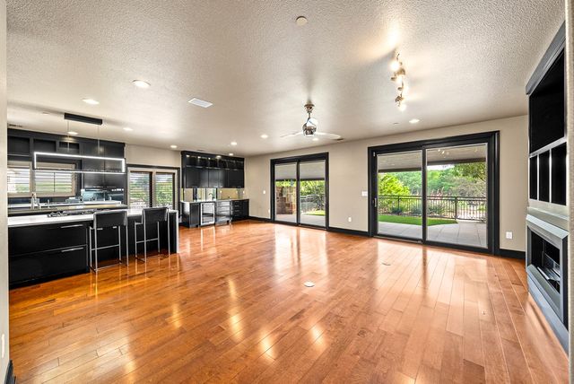 521 Guadalupe St, Kerrville, TX 78028