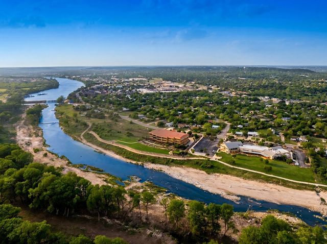 521 Guadalupe St, Kerrville, TX 78028
