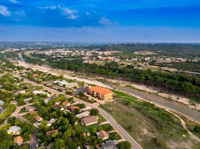 521 Guadalupe St, Kerrville, TX 78028