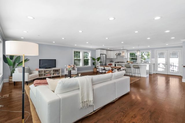 15 Sparhawk St 4, Boston, MA 02135