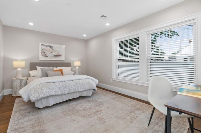 15 Sparhawk St 4, Boston, MA 02135