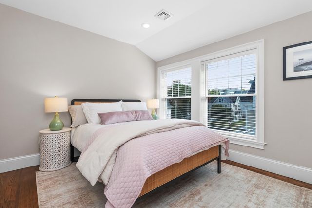 15 Sparhawk St 4, Boston, MA 02135