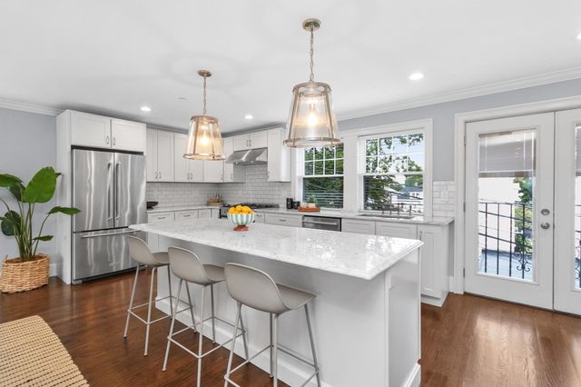 15 Sparhawk St 4, Boston, MA 02135