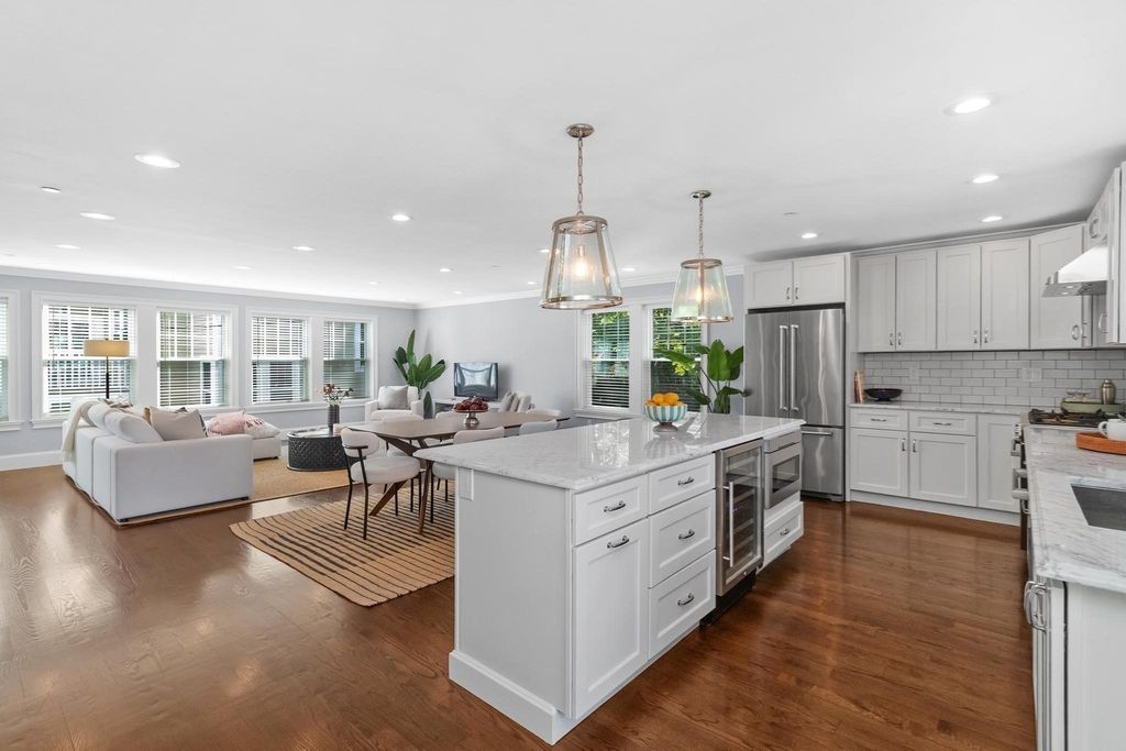 15 Sparhawk St 4, Boston, MA 02135