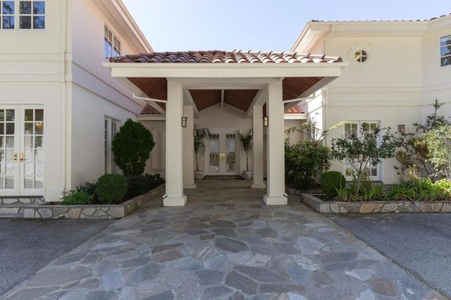 15 Boroughwood Place, Hillsborough, CA 94010