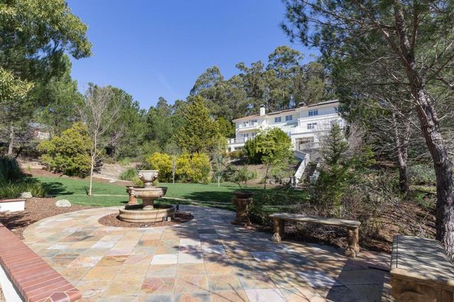 15 Boroughwood Place, Hillsborough, CA 94010