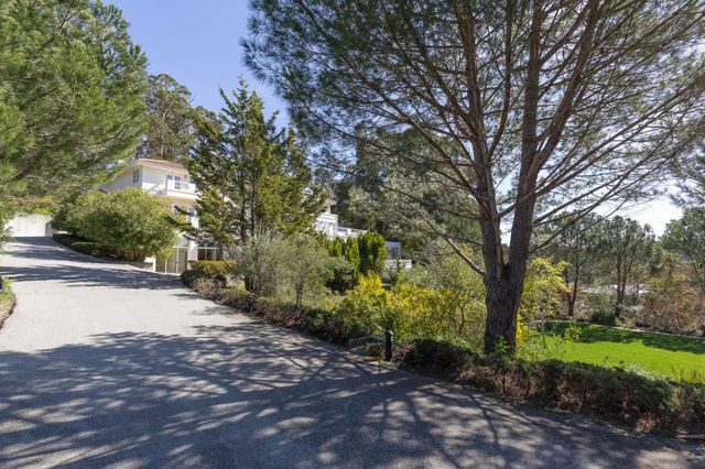 15 Boroughwood Place, Hillsborough, CA 94010