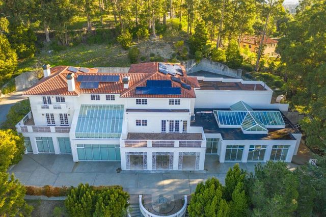 15 Boroughwood Place, Hillsborough, CA 94010