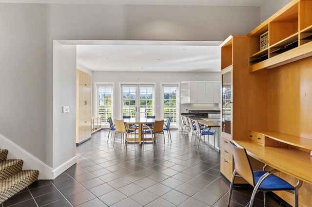 15 Boroughwood Place, Hillsborough, CA 94010