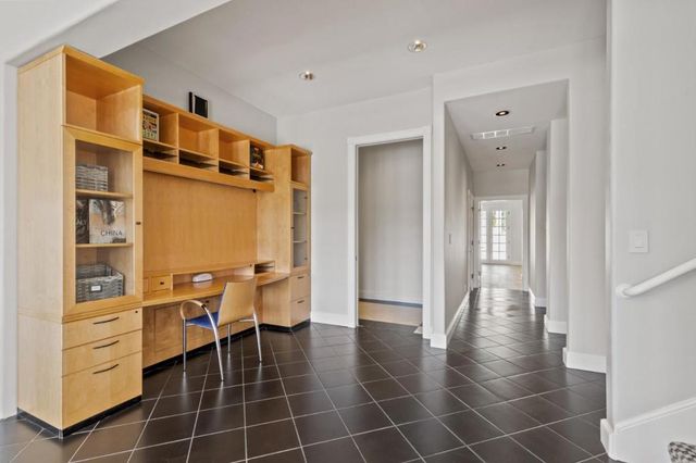 15 Boroughwood Place, Hillsborough, CA 94010