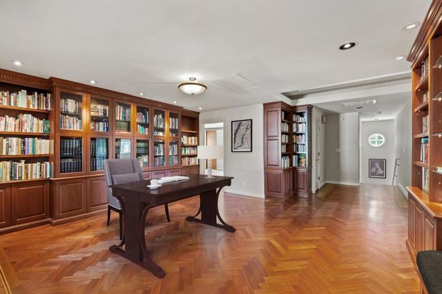 15 Boroughwood Place, Hillsborough, CA 94010