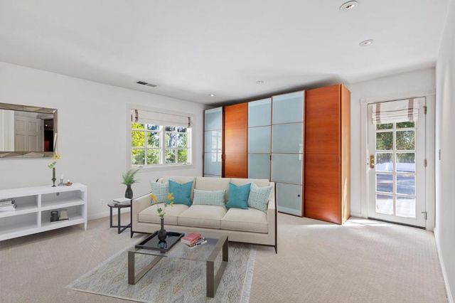 15 Boroughwood Place, Hillsborough, CA 94010