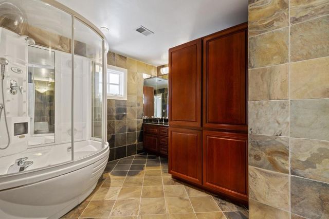 15 Boroughwood Place, Hillsborough, CA 94010