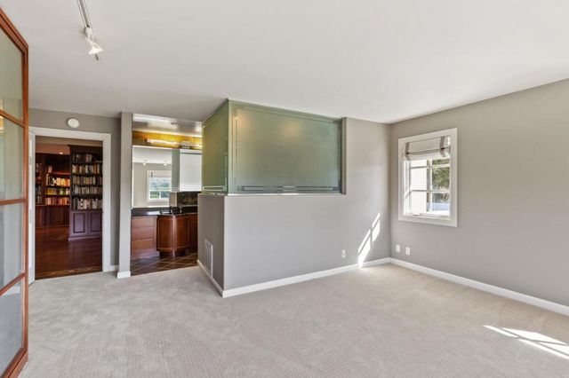 15 Boroughwood Place, Hillsborough, CA 94010